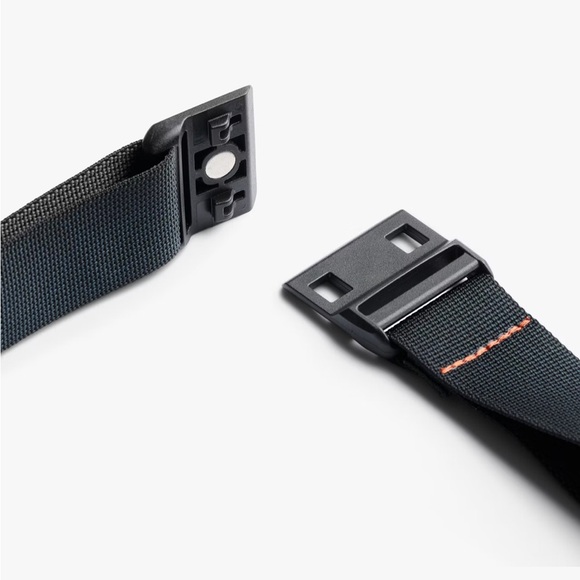 Bellroy Black Lite Unisex Sling Back - Picture 6 of 15